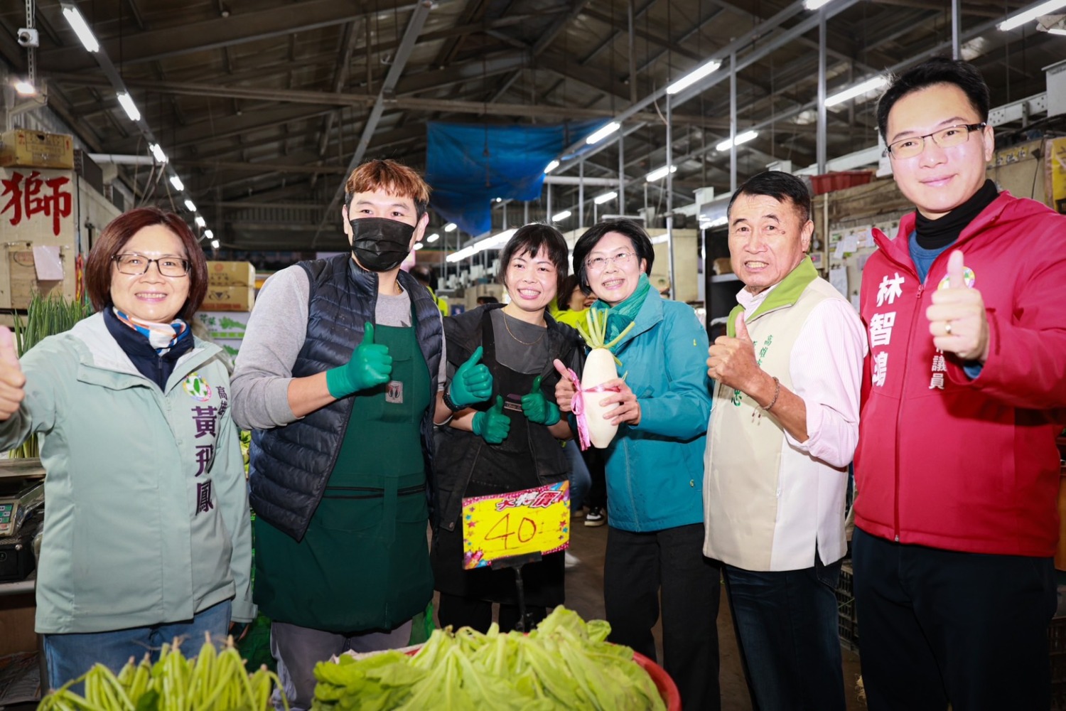 林岱樺鳳山果菜市場拜票 獲得民眾熱烈響應