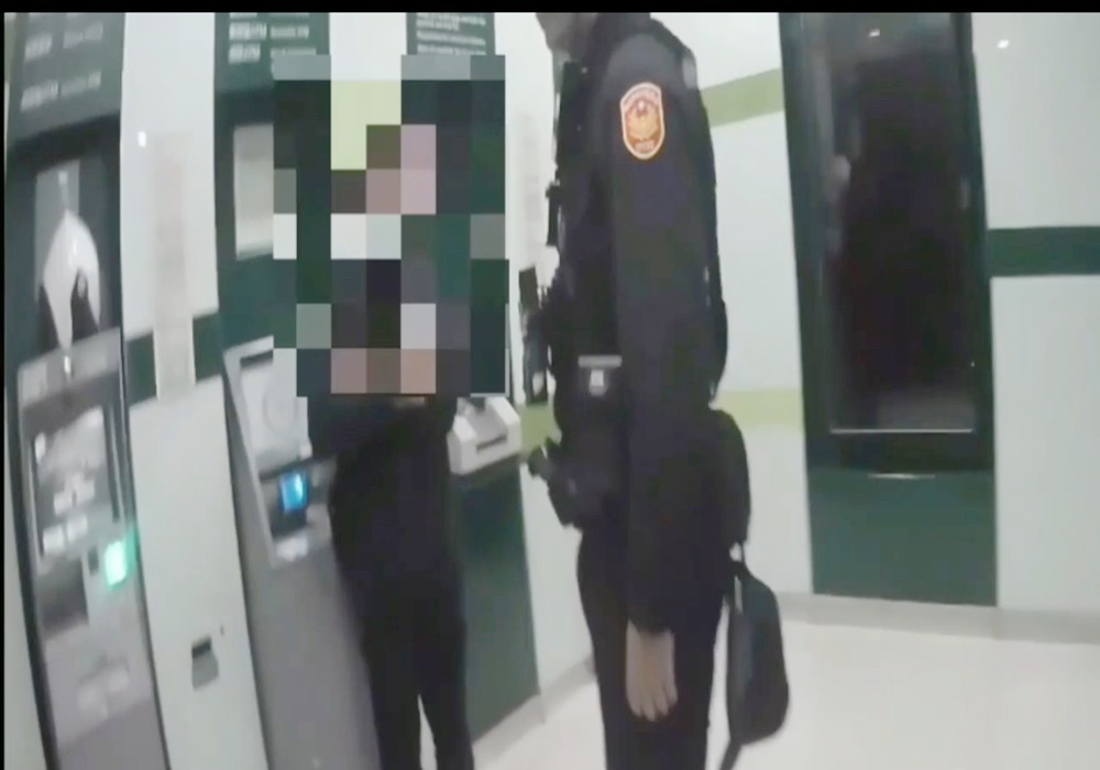 深夜持3卡ATM頻領錢 樹林警眼尖逮瞎掰車手 234 248250111a02