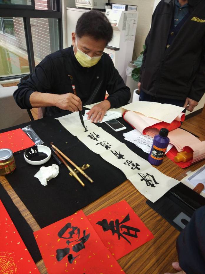 桃市春聯「蛇馬攏順」、「好運來」1/13起這裡拿 民政局加碼推新春揮毫活動 100 544815 0