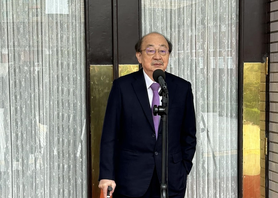 圖/永遠的總召柯建銘,陷入沒有綠委有意願主動跟他搭檔黨團三長的窘境,實難想像。 (翻攝柯建銘臉書)