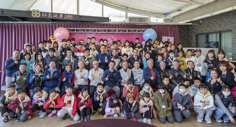 ▲助學圓夢相見歡19週年慶暨志工表揚。（圖/嘉義縣政府提供）
