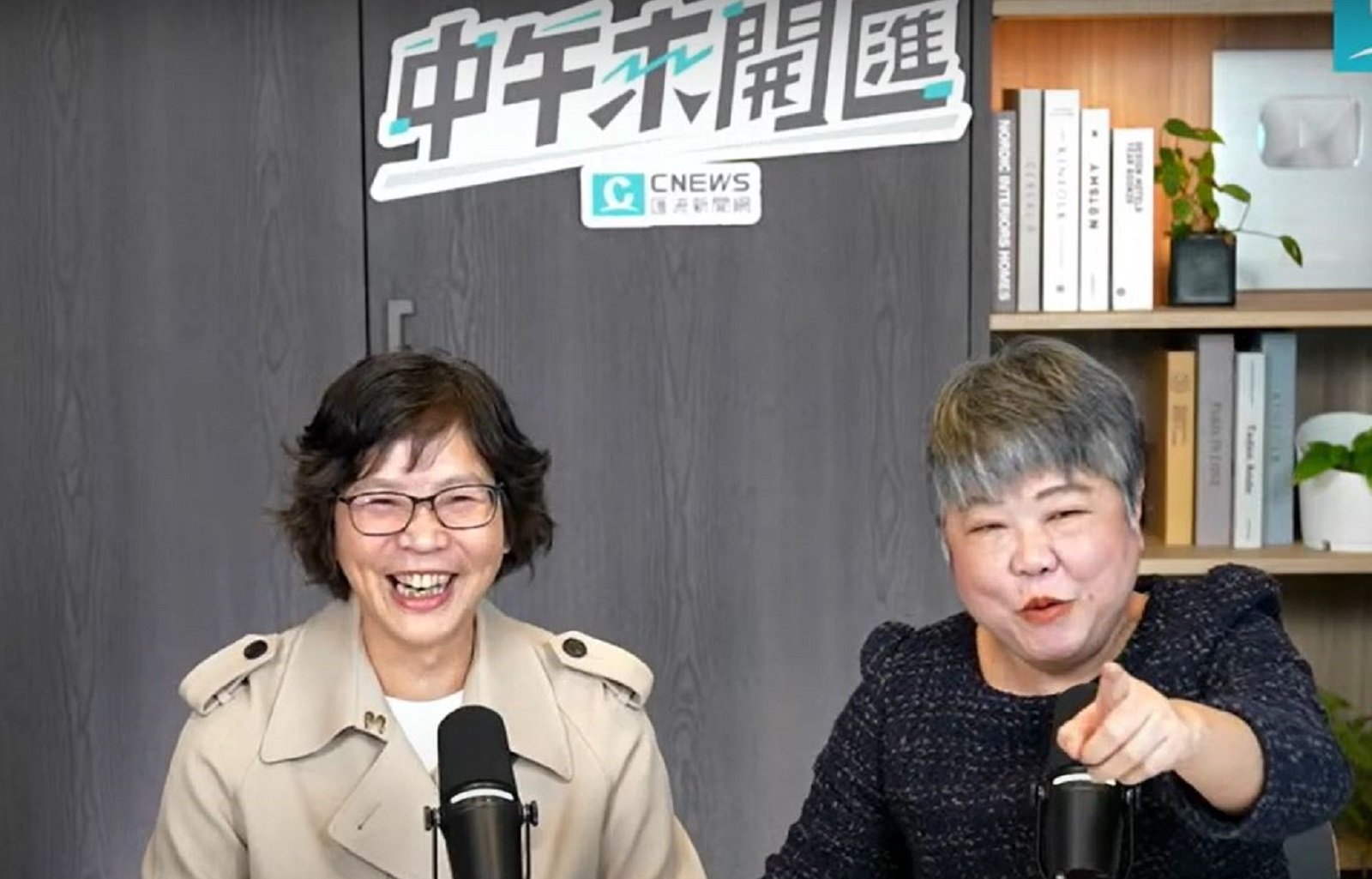 民眾黨前立委蔡壁如(左)於13日接受主持人黃光芹訪問,談會不會參選黨主席。翻攝CNEWS匯流新聞網YT頻道