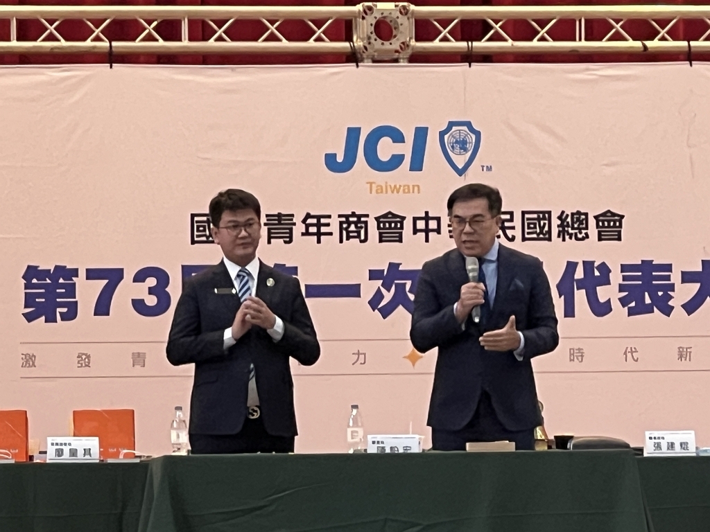 簽署儀式環境部彭部長啓明(右)致詞（圖：環境部環管署）