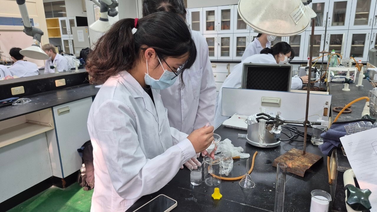 義守大學化工系研發運動感測器  獲獎受肯定  助力運動與復健領域
