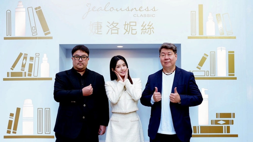 JS婕洛妮絲信義快閃店登場 陳語安帶領玩逛並分享護膚心法 207 cnews124250113a24