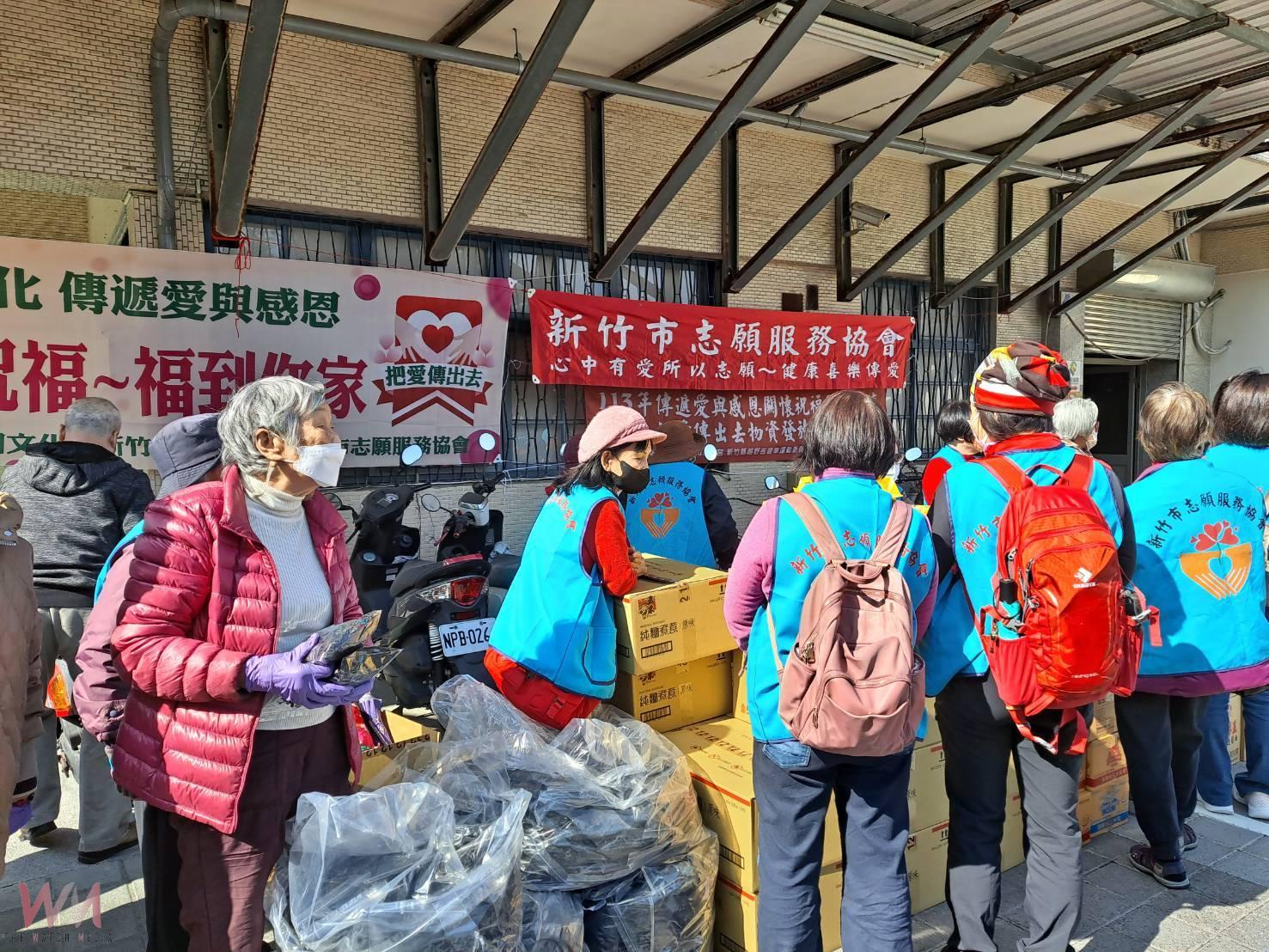 新竹市志願服務協會偕同善心團體 北愛南送關懷北港獨老及低收家戶暖暖愛心過好年 - https://www.watchmedia01.com