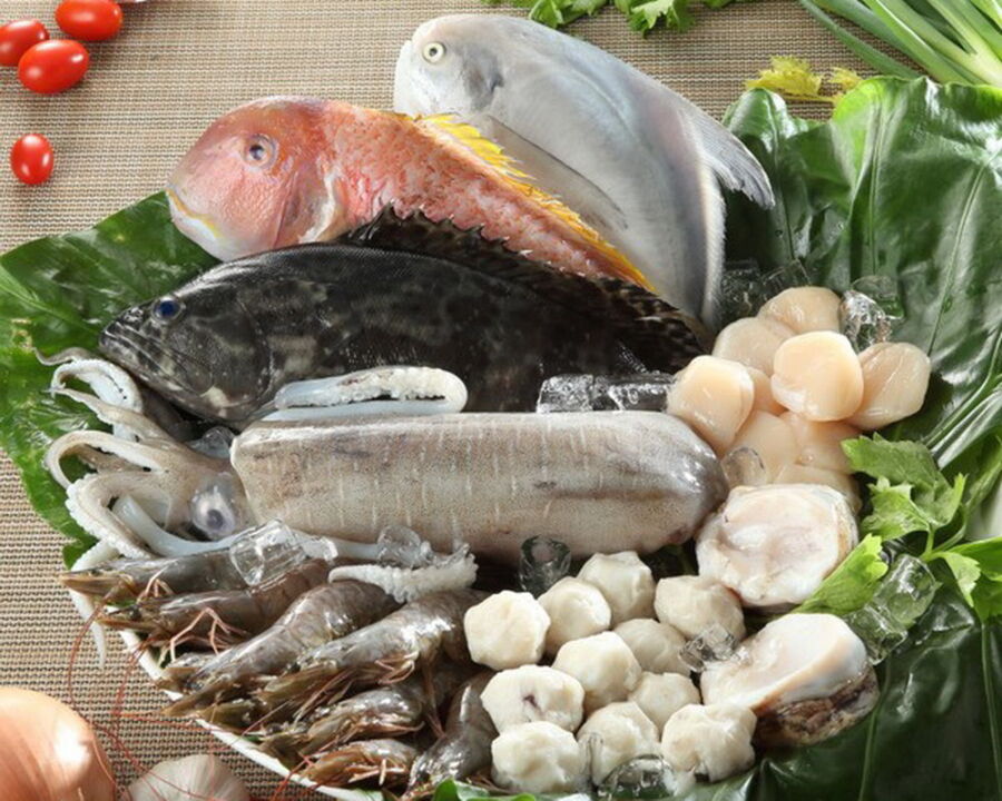 圖/「頂級海鮮禮盒(A)」有白鯧、龍虎石斑、野生石老及生干貝等。(新北市政府漁業處提供)