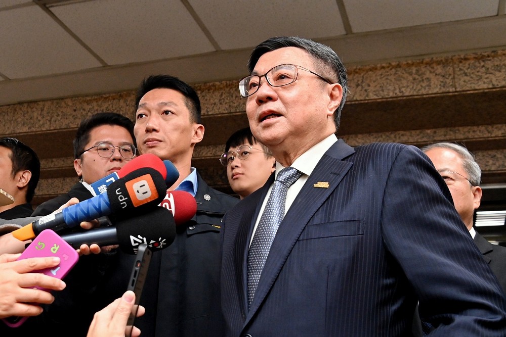 憲訴法覆議案遭否決 卓榮泰表達強烈遺憾:將提其他救濟程序 194 憲訴法覆議案遭否決 卓榮泰表達強烈遺憾:將提其他救濟程序 193