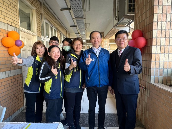 中壢家長會長協會贈愛心禮券 桃市61校1900弱勢學子受惠 77 S 29720913 0