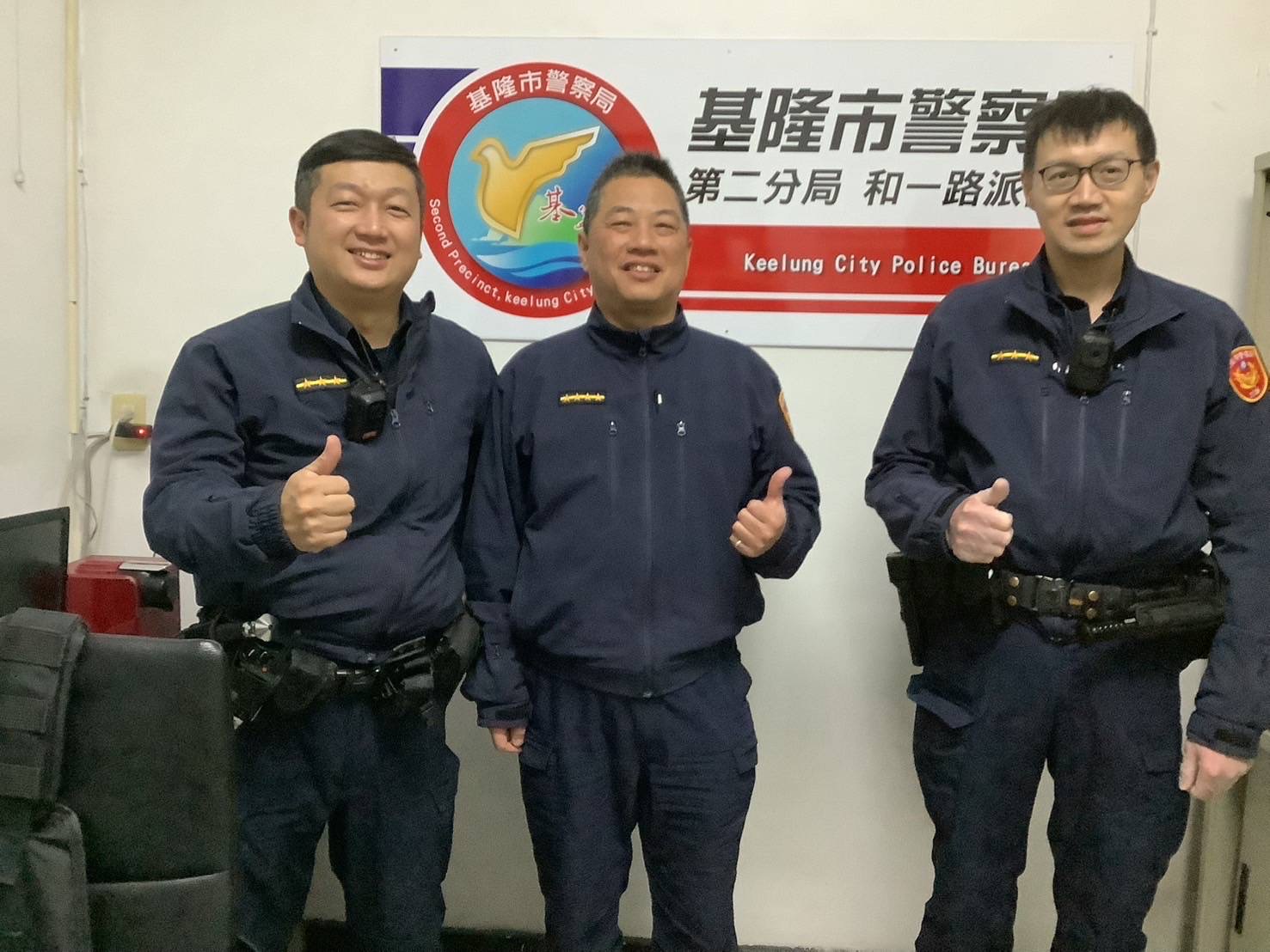 第二分局和一路派出所警員許文明、簡靖騰、林星辰(左至右)。(記者薛秀蓮翻攝)