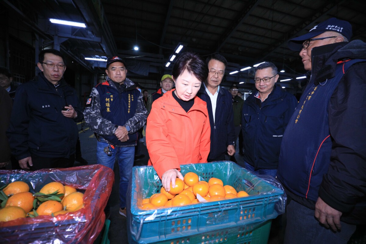 ▲吉祥意涵的水果如柑桔類相當熱賣。(圖/中市府提供)