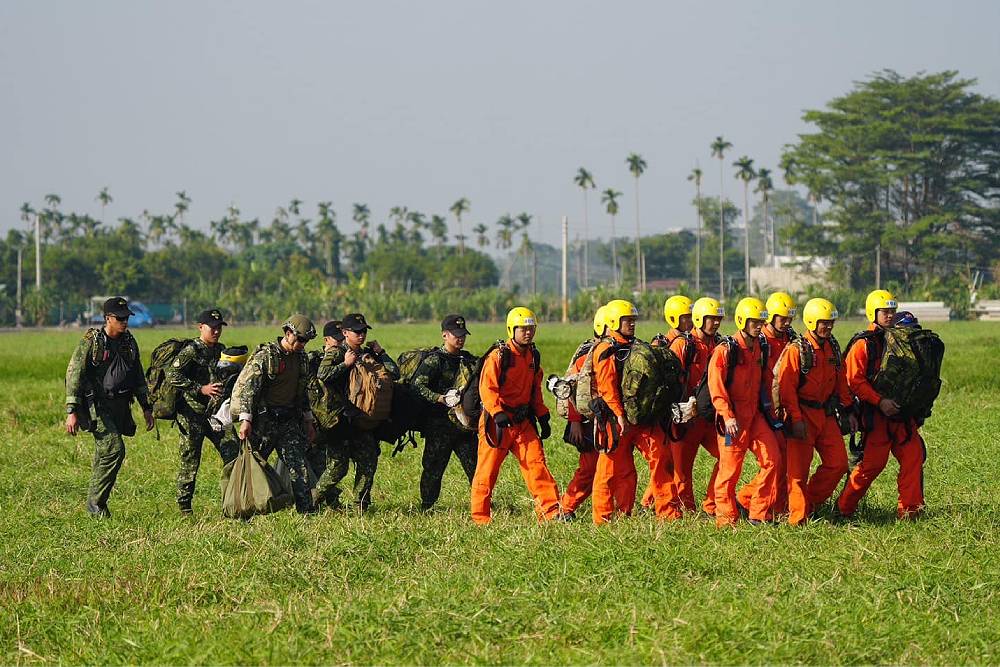 國軍主戰部隊提前退伍爆國安危機　馬文君：應提高志願役待遇 209