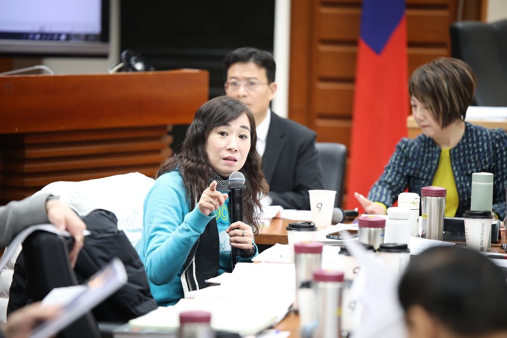 批藍營砍公視預算變負數 林宜瑾點名柯志恩:仇恨提案挺得下去? 228 批藍營砍公視預算變負數 林宜瑾點名柯志恩:仇恨提案挺得下去? 227