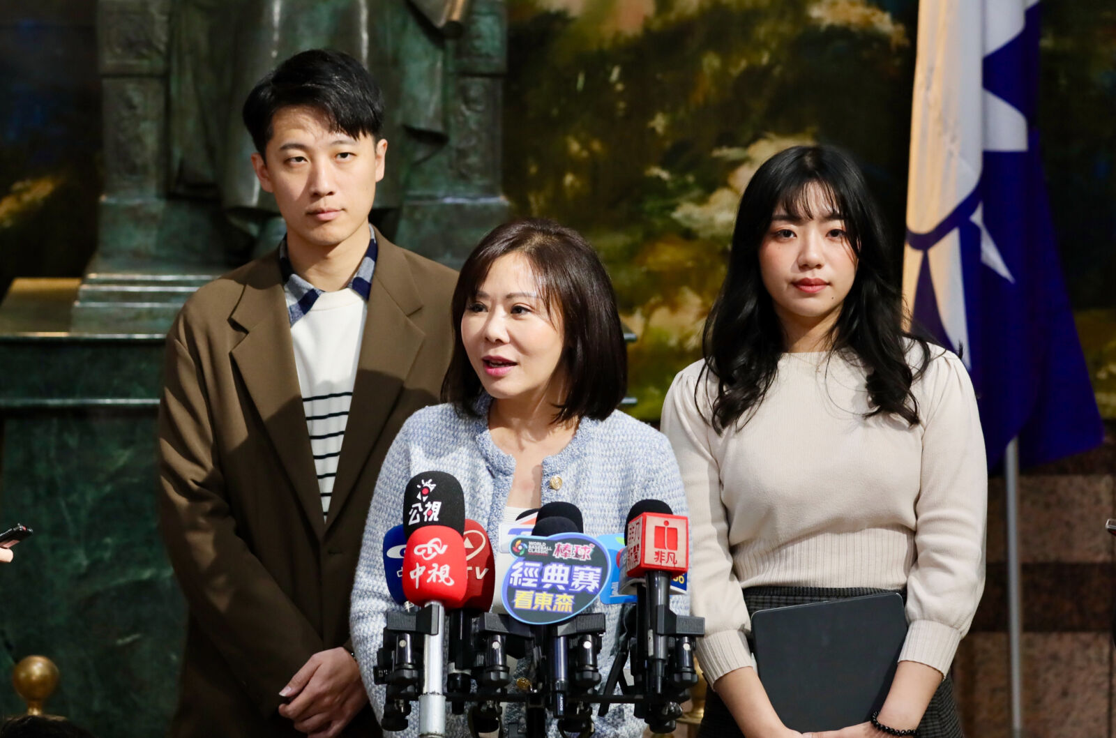 藍營砍國防預算急轉彎? 李彥秀:顧立雄也支持凍結 224 藍營砍國防預算急轉彎? 李彥秀:顧立雄也支持凍結 223