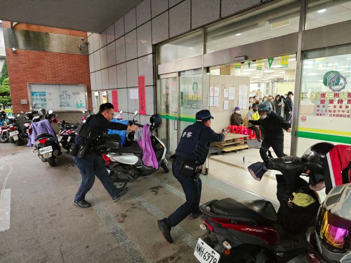 平警舉辦防搶演練 強化金融機構應變能力 72 479128 0