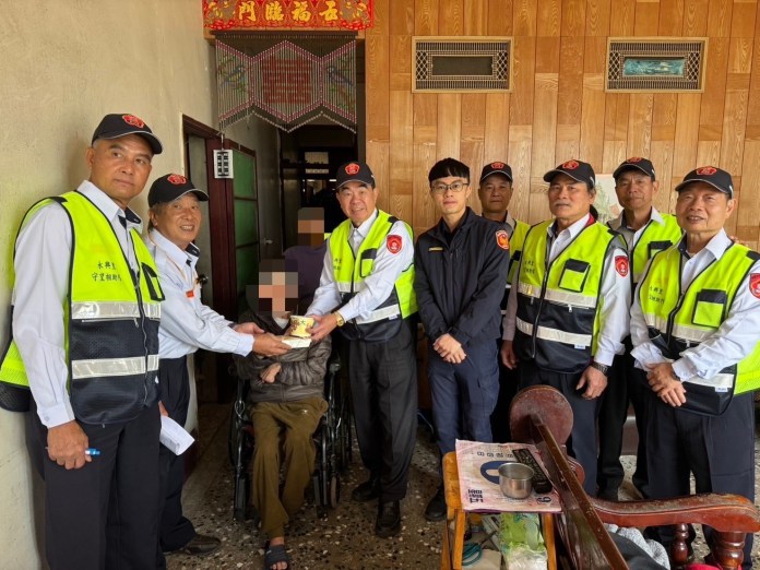 楊梅警寒冬送暖 為弱勢民眾送上愛心物資 69 S 72114191 0