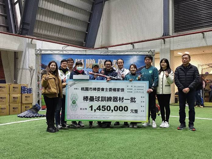 「桃園棒球教父」張滄彬自掏腰包支持清寒學生打球 職棒球星到場見證 70 1022811 0 0