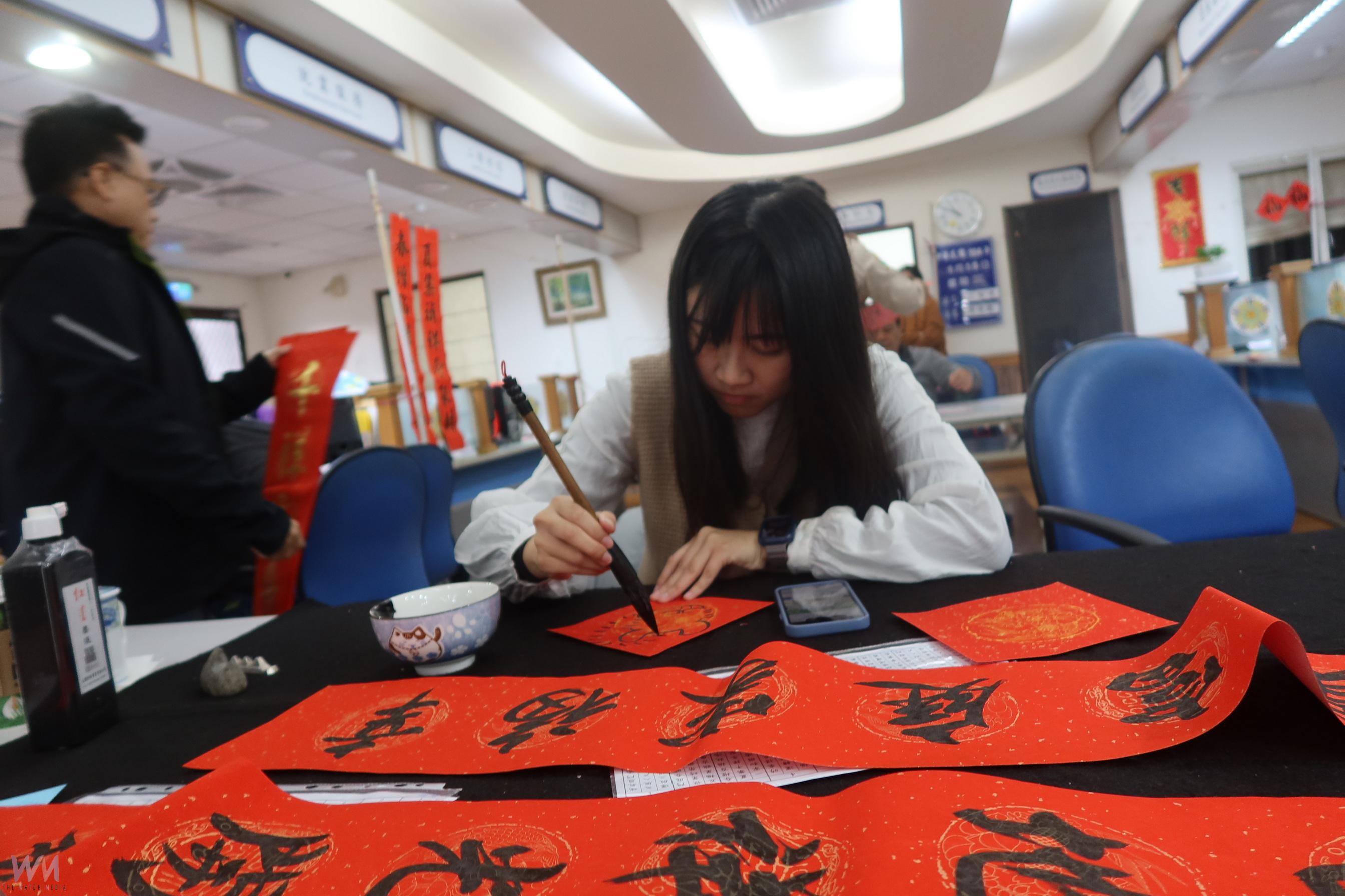 (有影片)/飄墨香!彰化榮民服務處舉辦春節揮毫 傳遞節慶溫暖 - https://www.watchmedia01.com