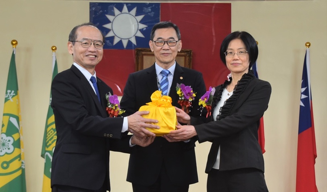 關務署高雄關新任關務長由劉芳祝接任