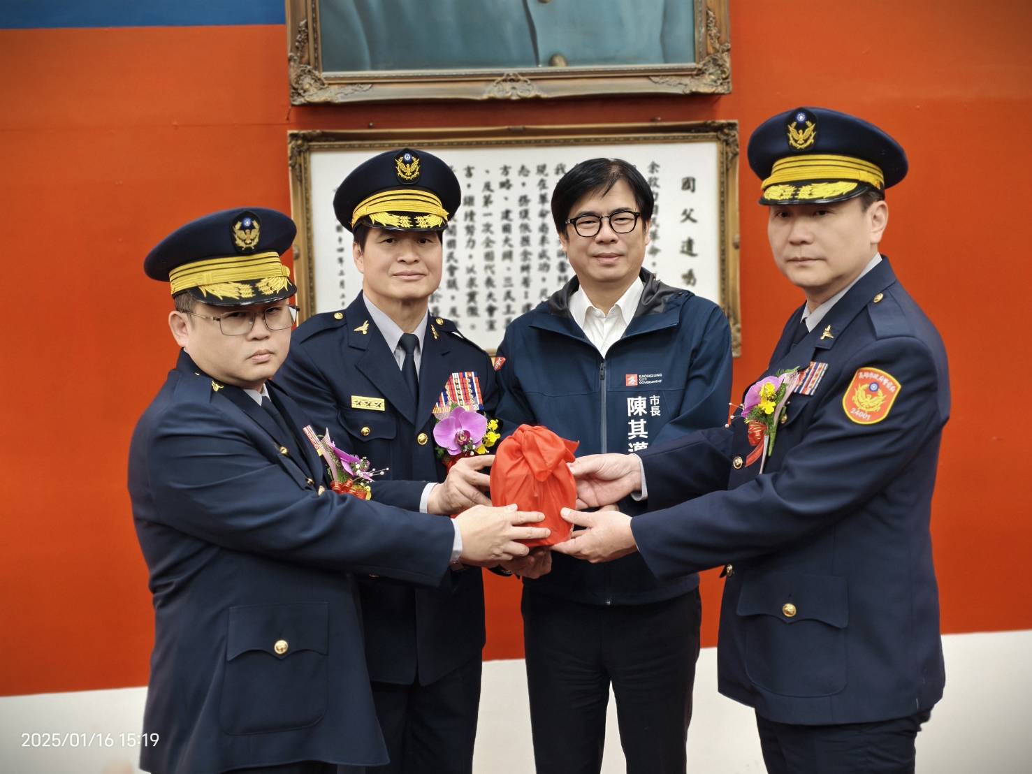 高雄市警局卸、新任分局長布達交接　陳其邁大讚局長林炎田 255
