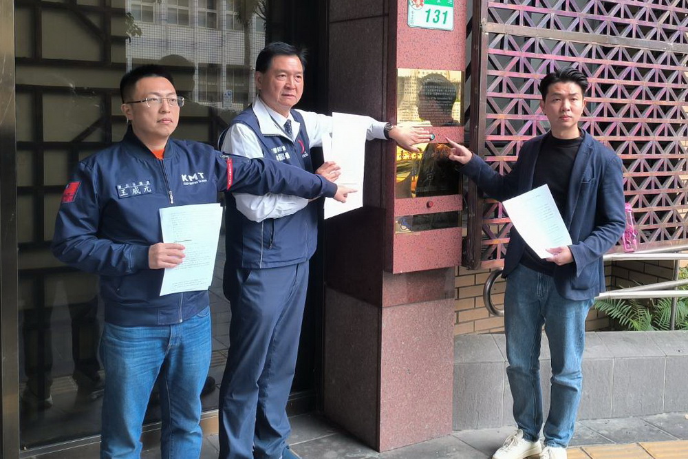 指稱獨厚黑熊學院 林國春赴北檢告發圖利 250 指稱獨厚黑熊學院 林國春赴北檢告發圖利 249