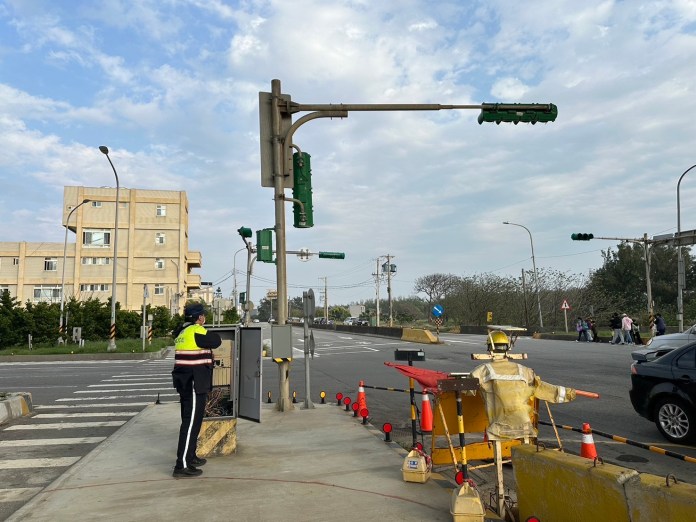 春節連假熱門景點湧人潮 楊梅警曝替代道路避塞車 66 S 72171588 0