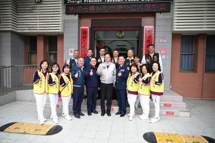 春節維安不打烊 張善政發慰問金體恤壢警辛勞 69 S 11739152 scaled