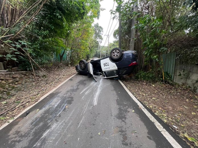 【有片】拒檢逃逸竟撞翻警車 4人遭逮搜出這些東西 80 480304 0