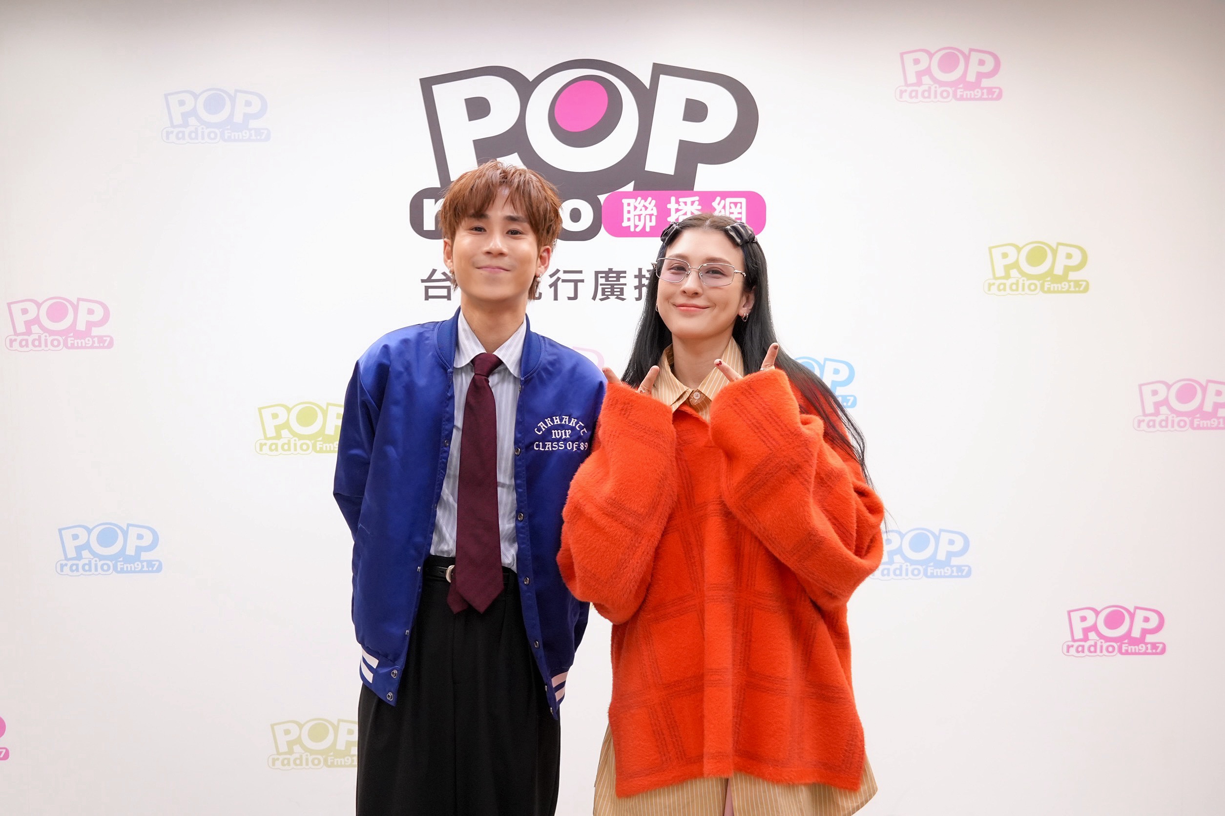 片山凉太日前造訪了 Pop Radio《鬧著玩音樂》節目,與主持人魏如昀相見歡。圖/大元娛樂提供