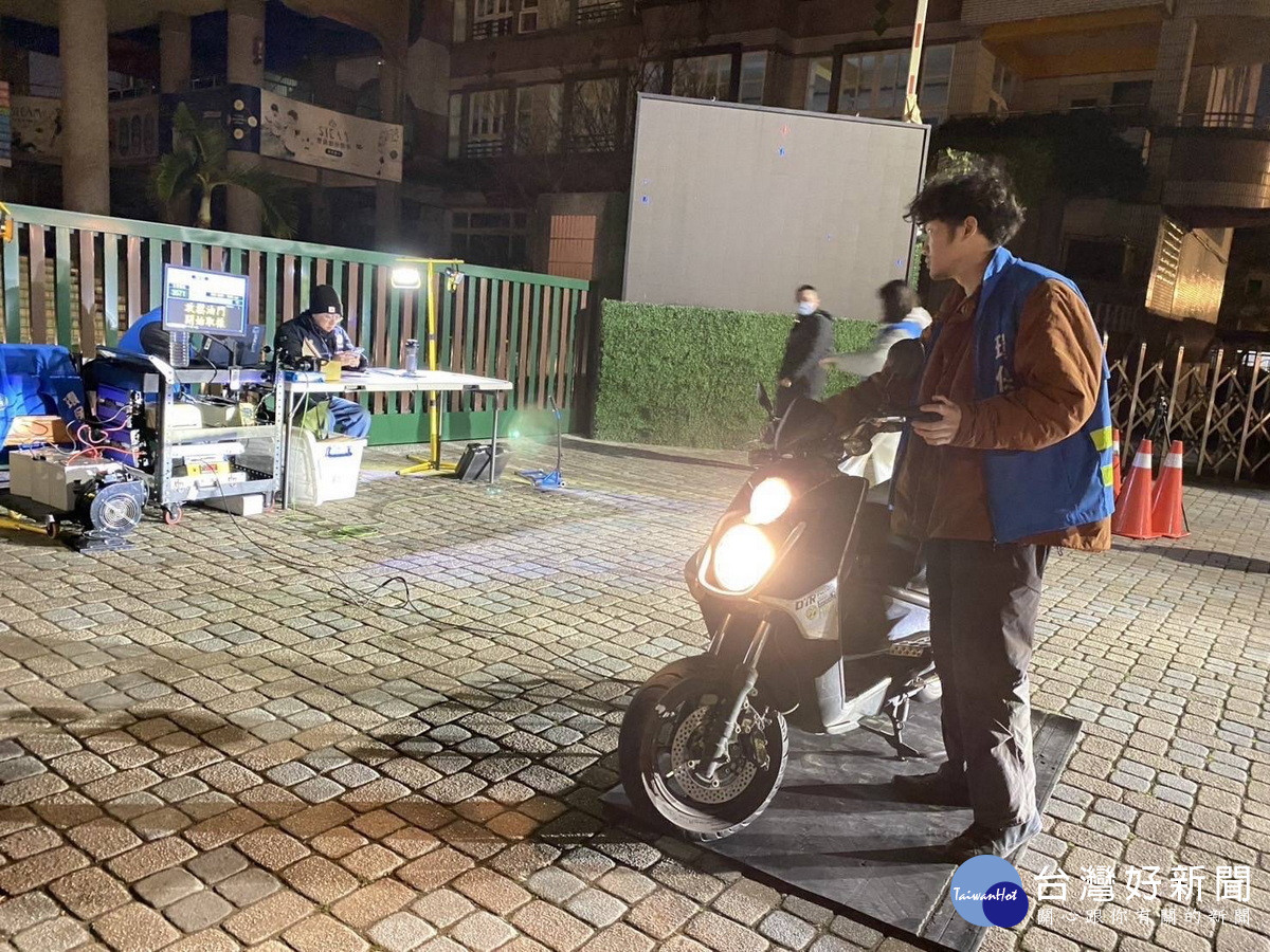 噪音管制新法上路實施,機車排氣管改裝需付費認證。