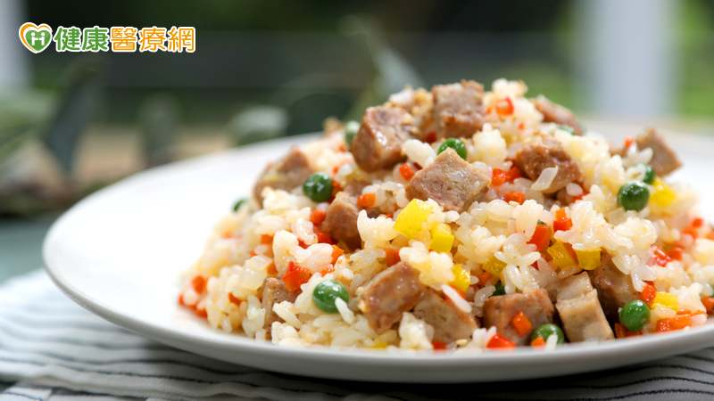 饗饗案驗出「仙人掌桿菌」!醫解析症狀、感染途徑 「這類食品」最常有