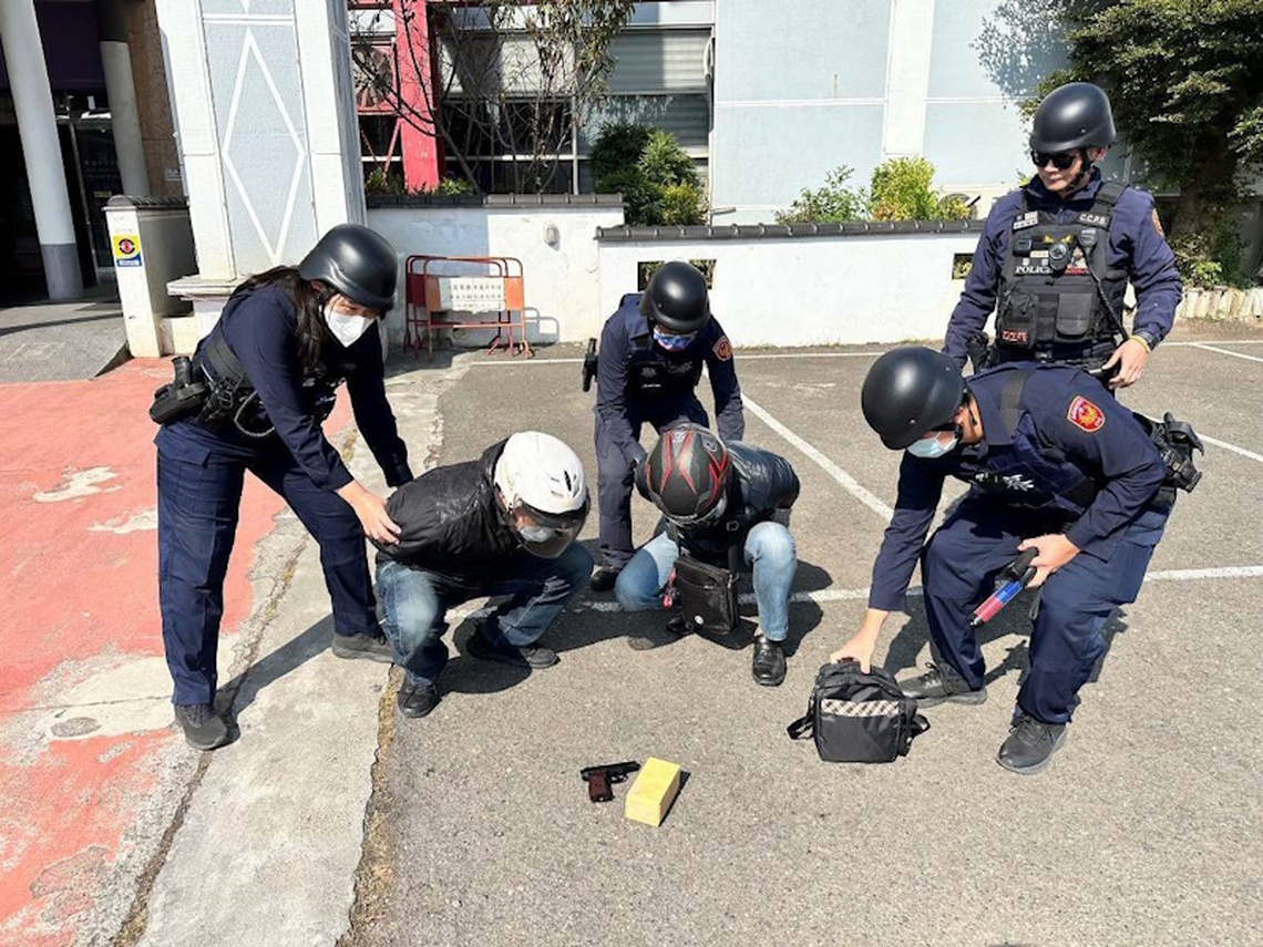 嘉市警大陣仗防搶演練 過程逼真提款民眾急報案