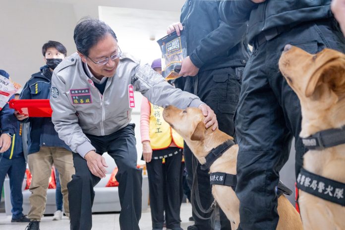 張善政致贈春節慰問金 感謝員警堅守崗位維護治安 51 20250116223422412 scaled