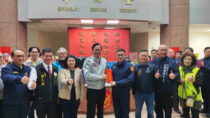 春節治安不打烊 張善政前往八德分局送暖慰勤 64 726346