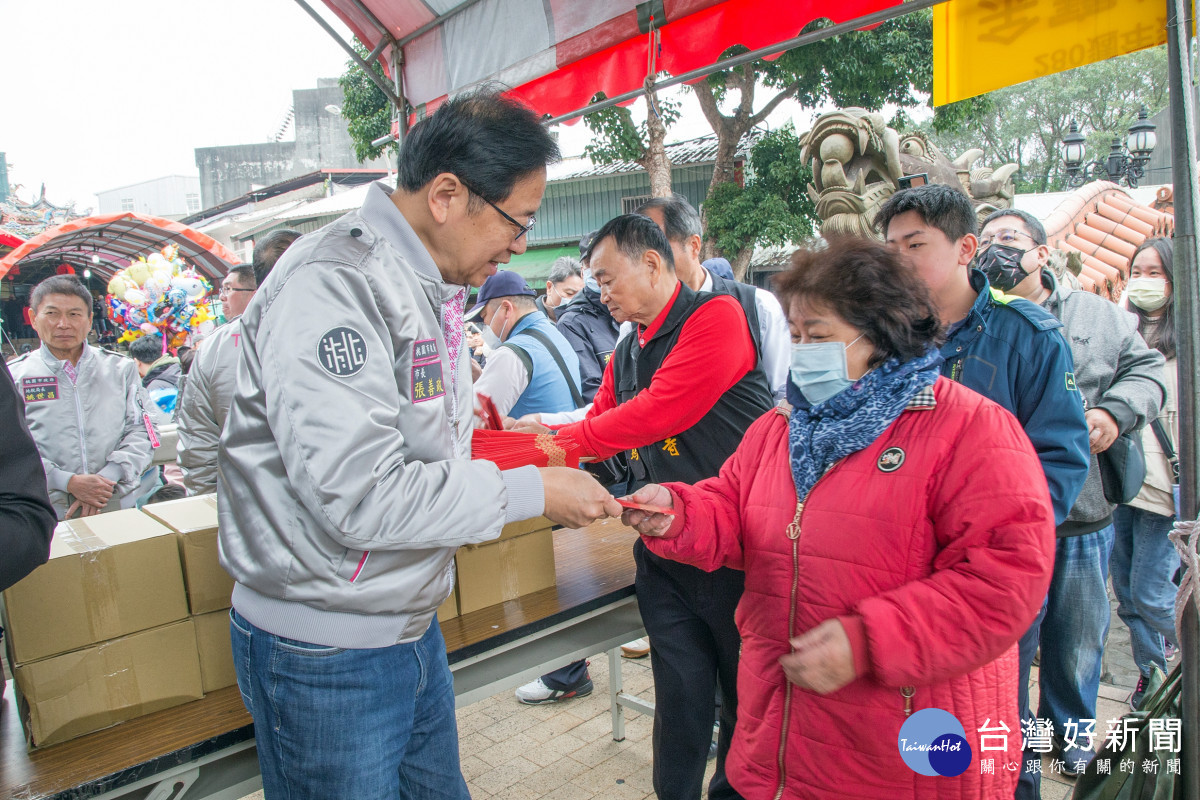 壽山巖觀音寺讓你        除夕熱鬧到元宵（張善政市長發包紅包）