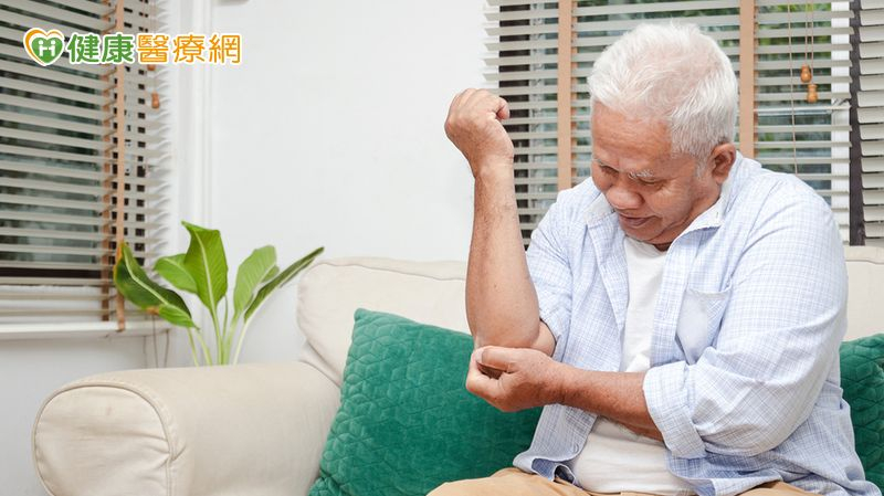 跌倒手肘受傷不可大意! 「1棘手併發症」恐害關節永久受損