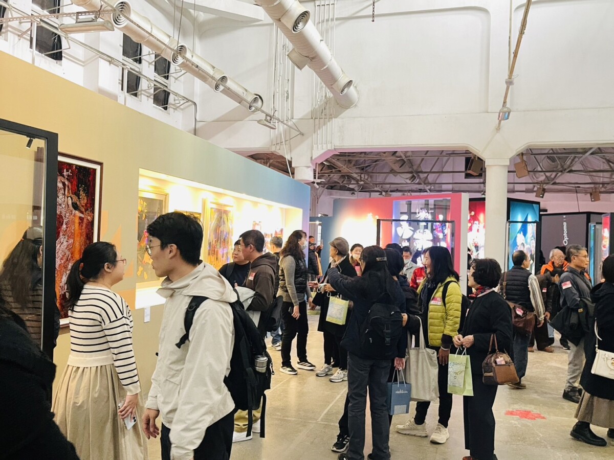 ▲「藝百家100+百位藝師誕生的現在進行式」特展。展場一隅。(圖/記者顏淑娟攝)