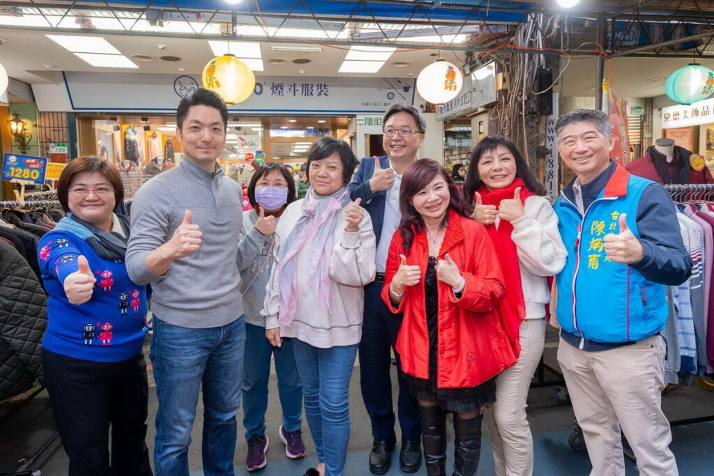 蔣萬安市長與華陰街商圈店家互動喜迎新春