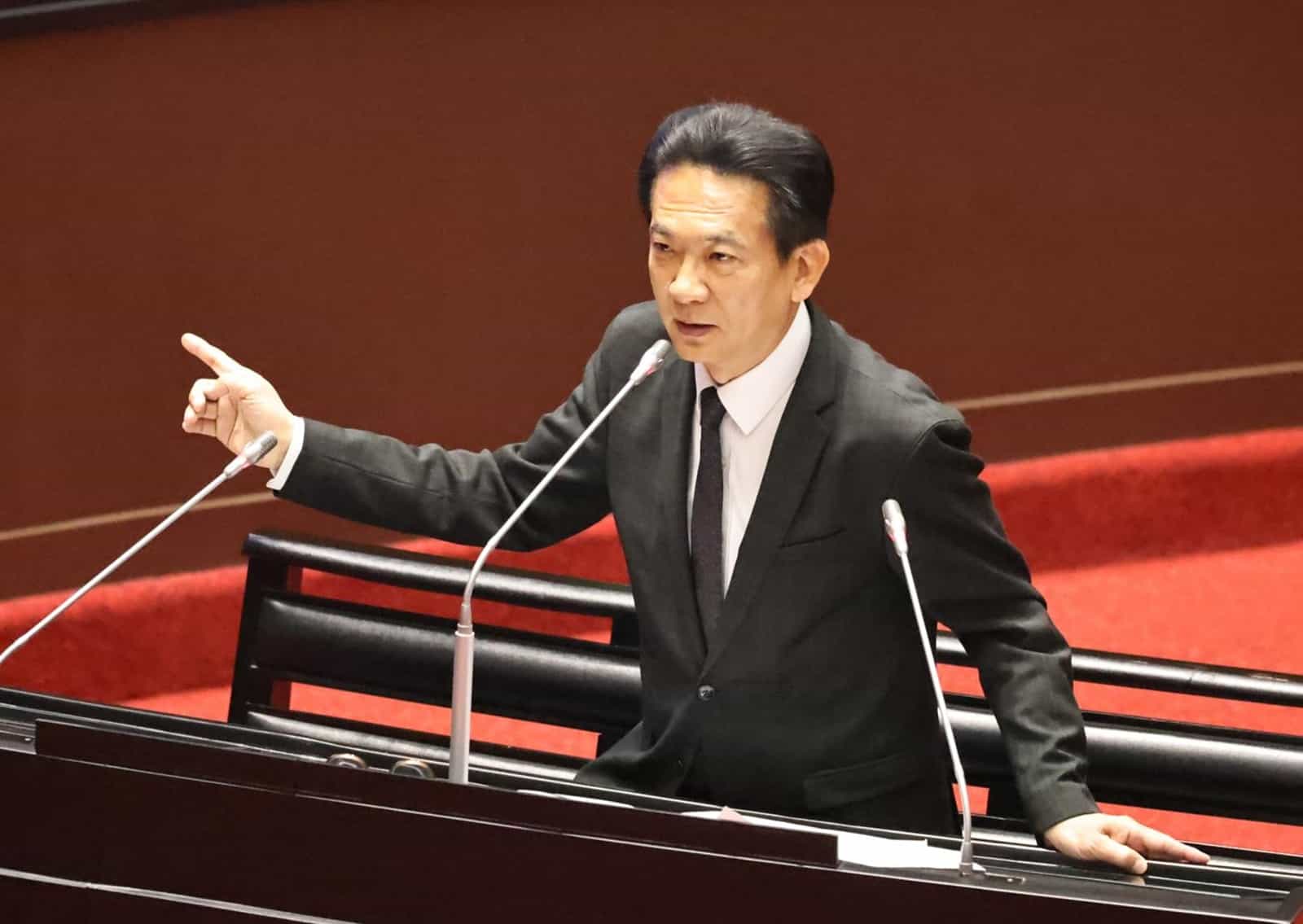 民進黨立委林俊憲19日針對疾管署預算被刪,轟藍白「腦袋不用預防治療了」。資料照片