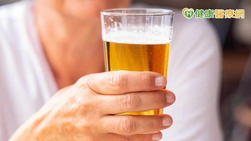 酗酒不戒成肝硬化 六旬男肝臟移植幸運配對、成功續命