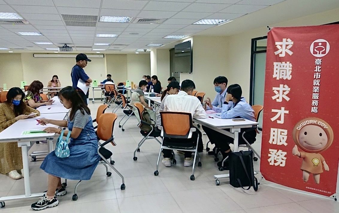 LaLaport樂徵才 知名日商眾多職缺「蛇出來」