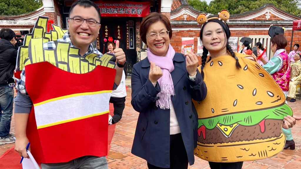 ▲彰化縣長王惠美表示，過年將至，有些弱勢家庭需要幫助，感謝家扶中心長期照顧縣內3000多名孩子，並募集1700套年菜，讓這些家庭團圓過好年。（記者林明佑翻攝）