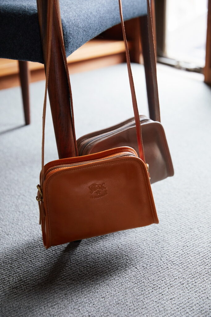 IL BISONTE Crossbody Bag