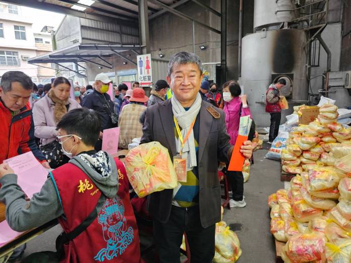 歲末送暖!桃園慈護宮冬令救濟 近5千弱勢家庭受惠善款逾千萬元 66 180224 0
