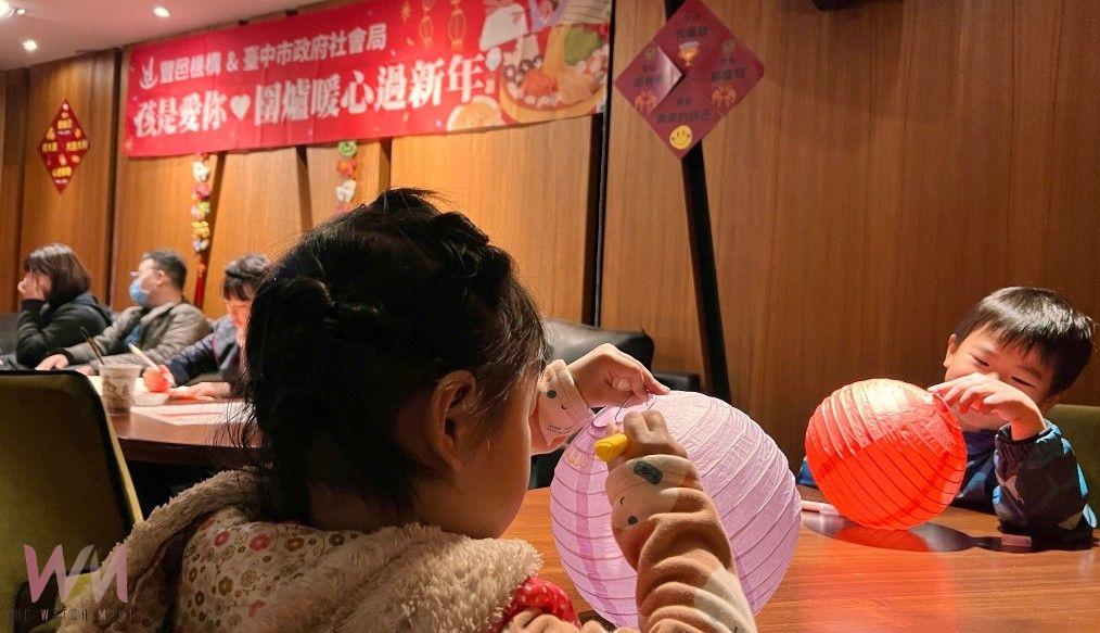 愛的傳遞讓希望延續 豐邑攜手中市社會局 「孩是愛你」為弱勢孩童開啟新年序曲 - https://www.watchmedia01.com