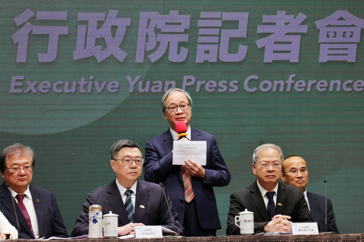 行政院文化部長李遠（中）。（圖／行政院文化部）