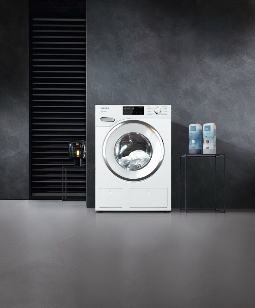Miele 家電精心設計為所有使用者節省能源,多數洗衣機及洗碗機產品榮獲歐盟能效標示 A 級;洗衣機系列獨家搭載 TwinDos 雙智能洗衣劑調配系統,能有效節省洗劑用量達 30%