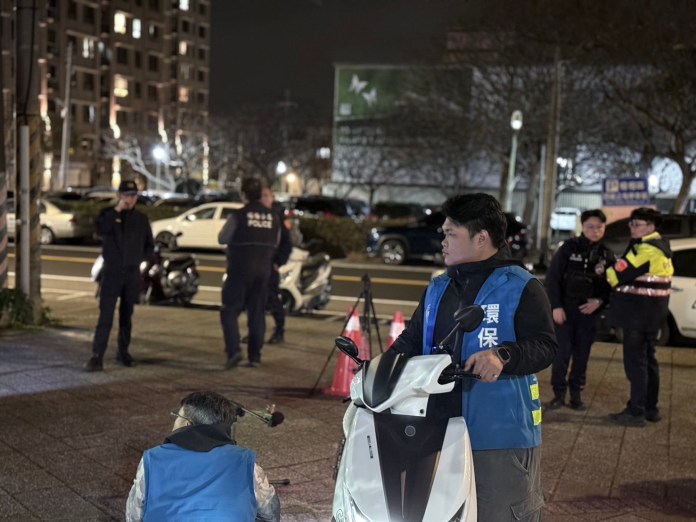桃園環警監聯手加強「靜桃」出動60人遏止噪音車擾民 69 313