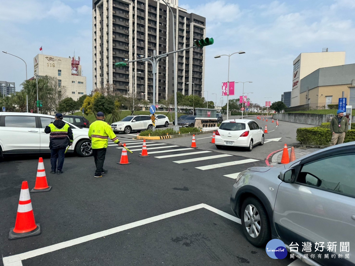 華泰車輛分流。