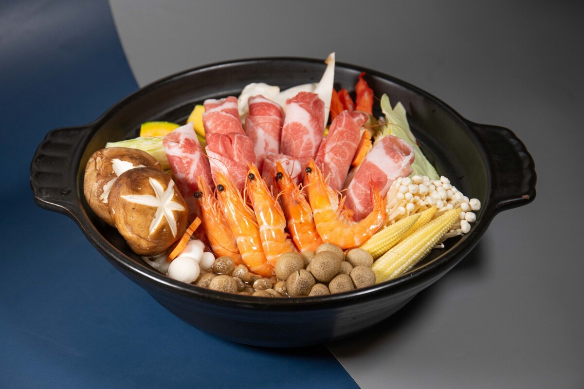2月17日至3月31日平日入住綠舞飯店再享加贈日式味噌火鍋，讓旅人在出遊之際暖心又暖胃。